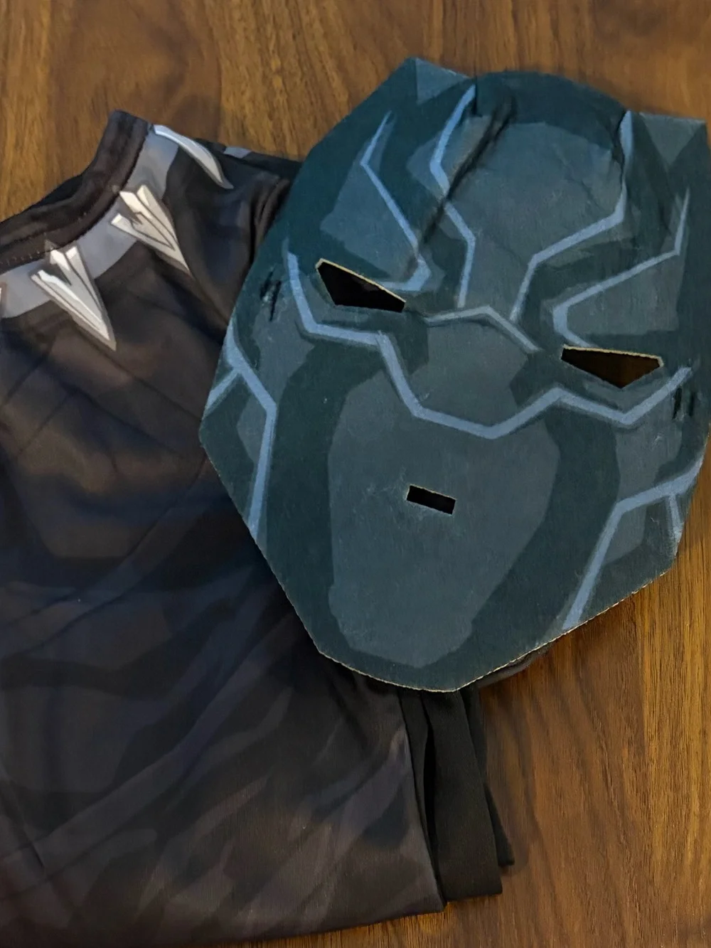 NWT Marvel Black Panther Costume with Mask - Picture 3 of 7